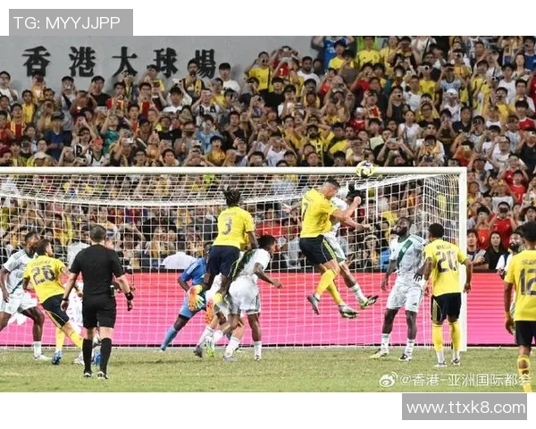 足球巨星精美抠图合集展示球场内外风采魅力瞬间